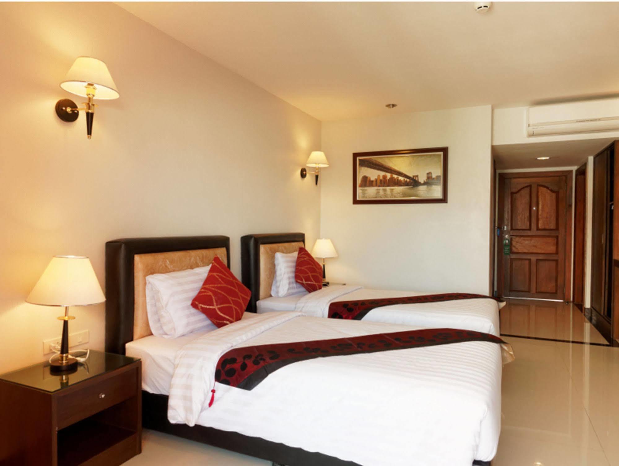 Pattaya Blue Sky Hotel Ngoại thất bức ảnh