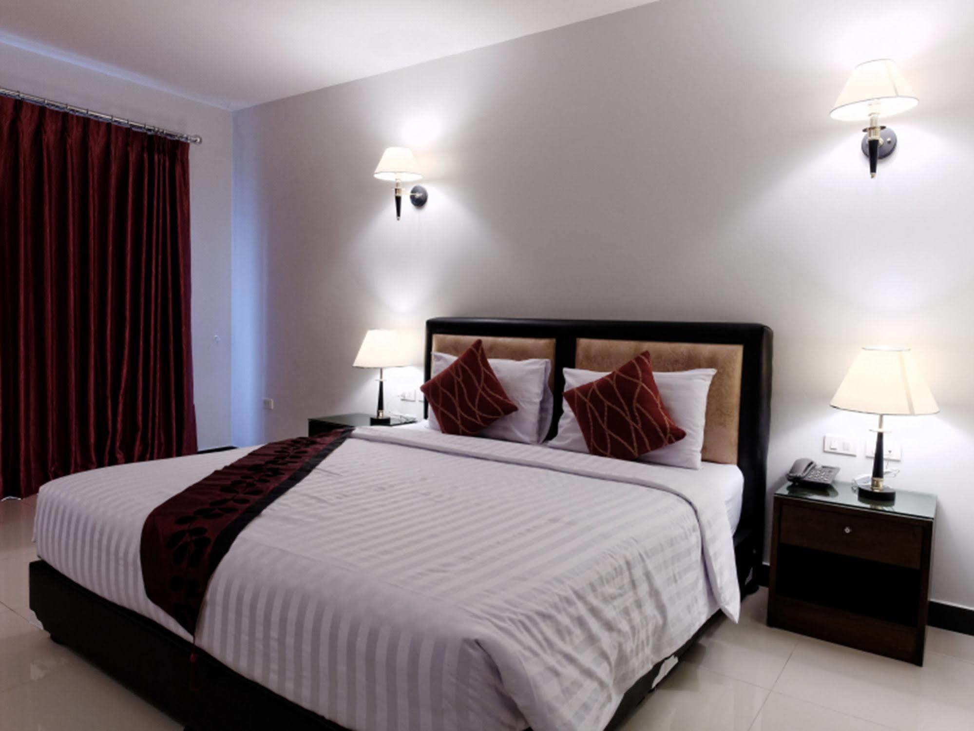 Pattaya Blue Sky Hotel Ngoại thất bức ảnh