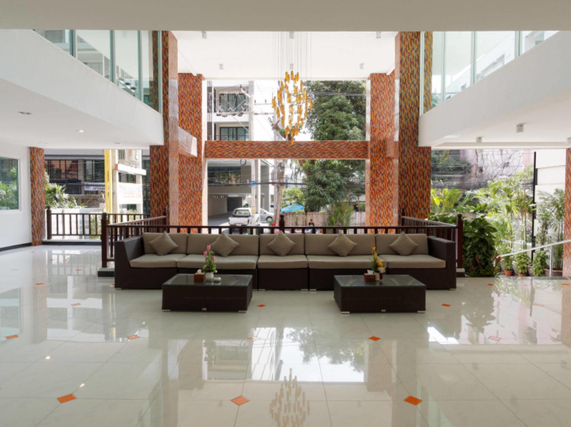 Pattaya Blue Sky Hotel Ngoại thất bức ảnh